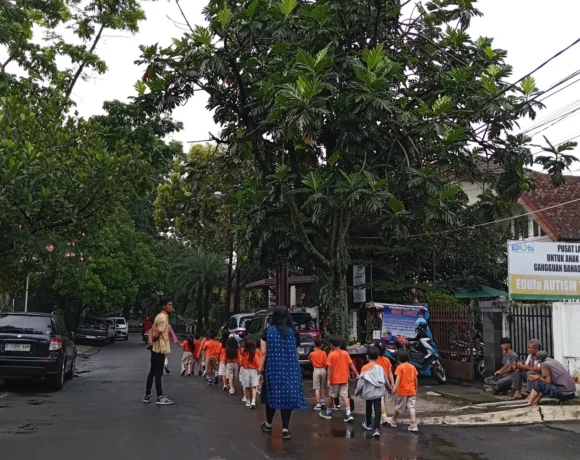 Bagaimana Materi Sains Montessori Memperkenalkan Anak pada Konsep Ilmiah Melalui Eksperimen Langsung dan Observasi.
