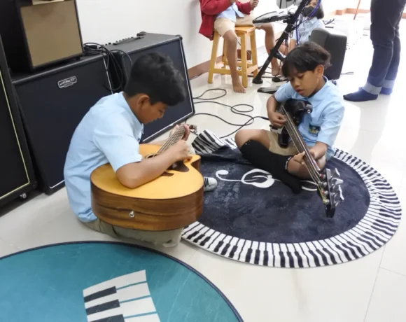 Bahasa Montessori: Dari Bunyi hingga Membaca