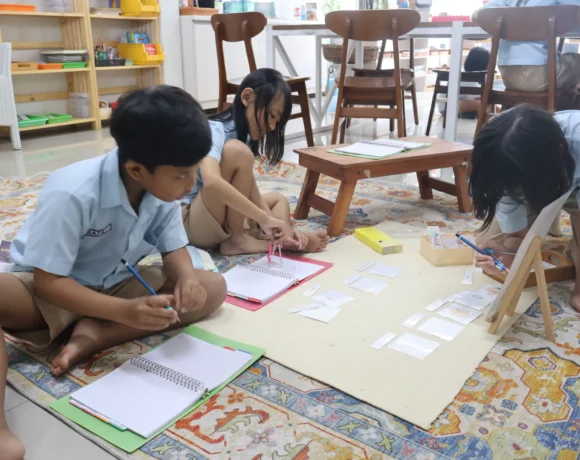 Seni Bahasa Montessori: Puisi dan Cerita