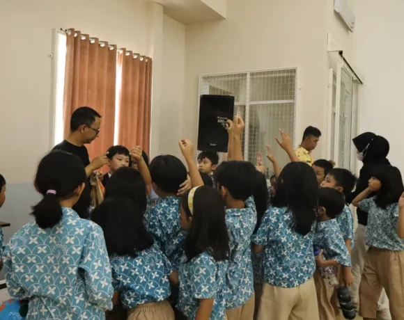 Apa Itu Problem: Anak Memotong Pembicaraan dengan "Mama! Mama!"